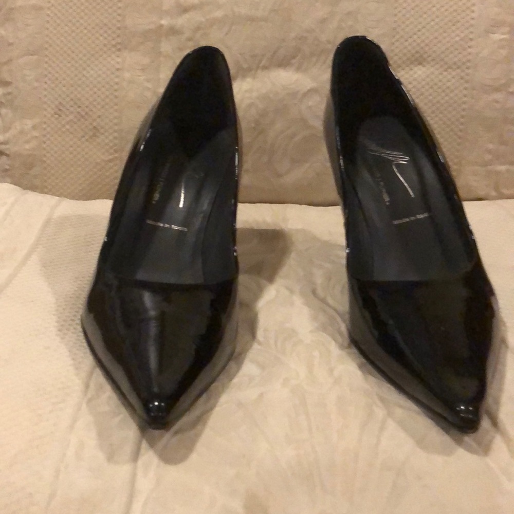 Donald j pliner pumps size 10M black